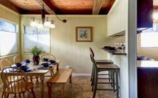 Lodge Pole Pine Cabin by RedAwning