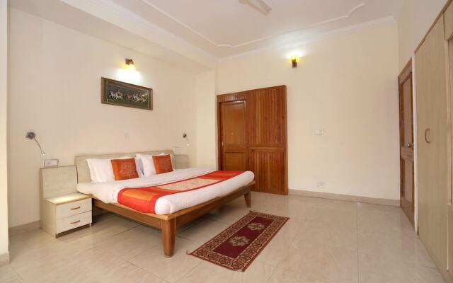 OYO 10208 Home Valley View 2BHK Kasauli