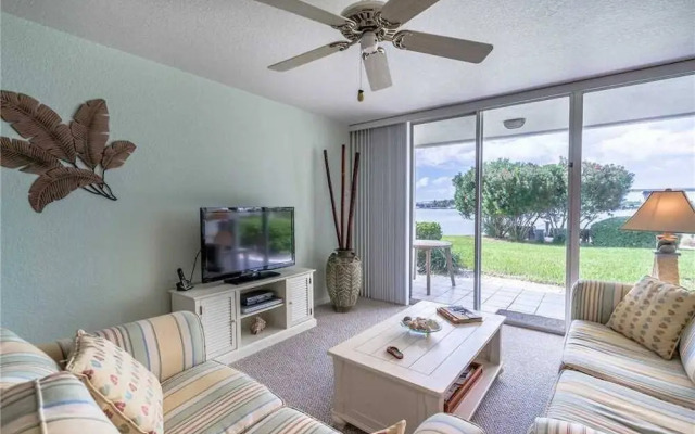 Bahia Vista 13-152 Two-bedroom Apartment