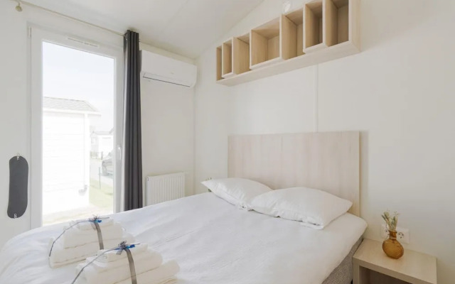 Modern Mobile Home in Middelkerke With Garden