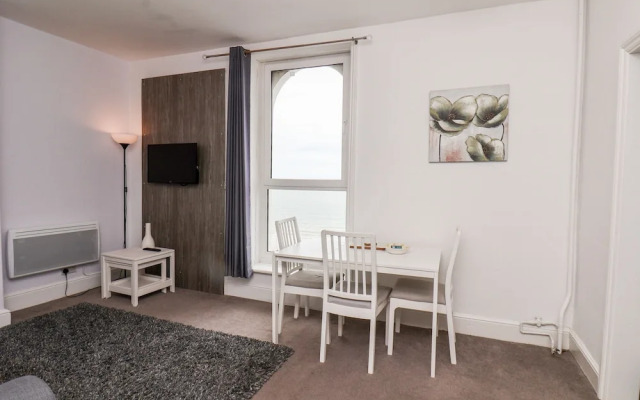 8 Beach View @ Beaconsfield House