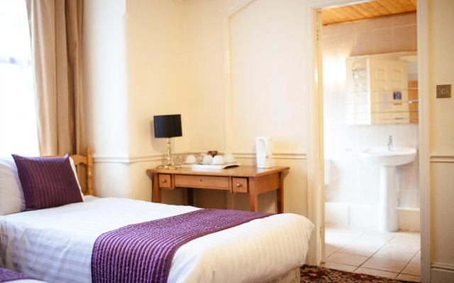 Pymgate Lodge Hotel