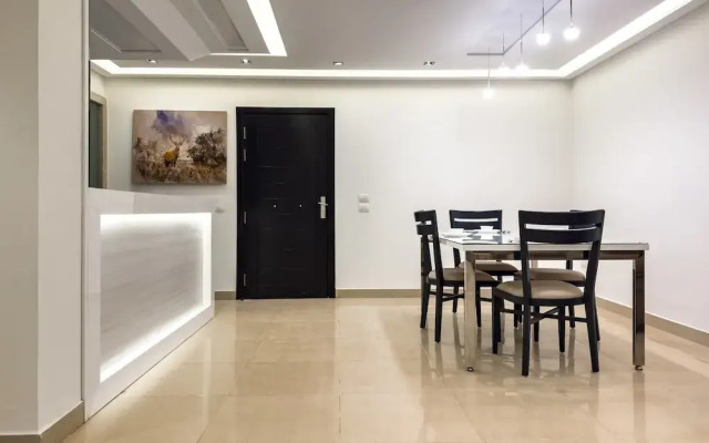 Fresh & Fabulous 2bdr - 5 min to Airport