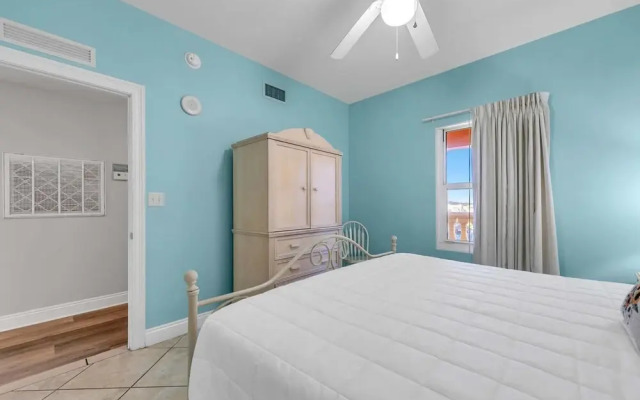 Calypso 2-504 West