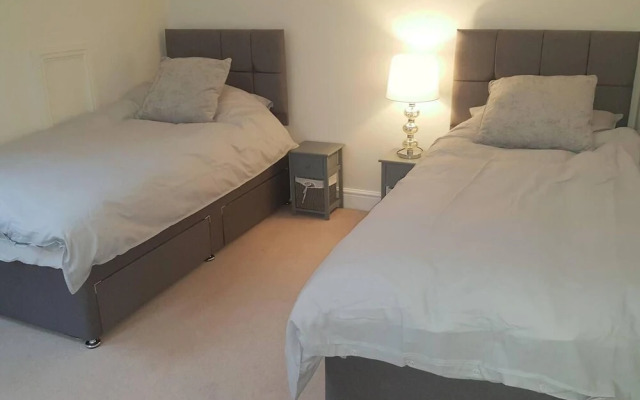 Beautiful 5-bed House in Stow-on-the-wold