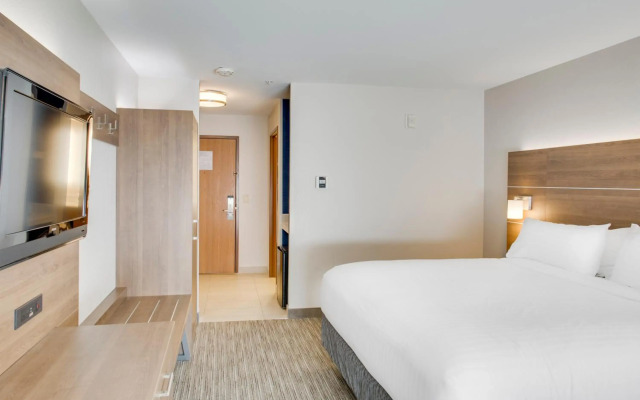 Holiday Inn Express & Suites Vinita by IHG