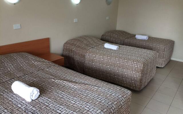 Liberty Plains Motor Inn