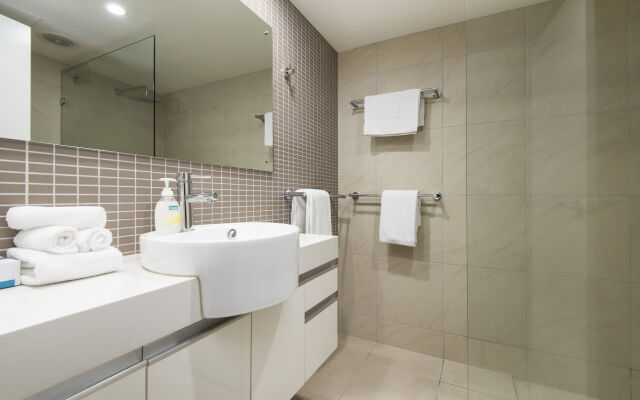 Darwin Executive Suites & FREE CAR