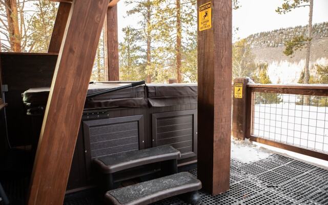 The Seasons 1818 2 Bedroom Condo by RedAwning