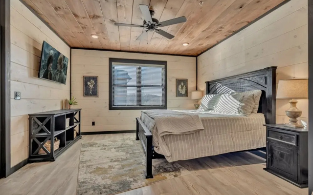 Cozy Cub Luxury Cabin Pigeon Forge