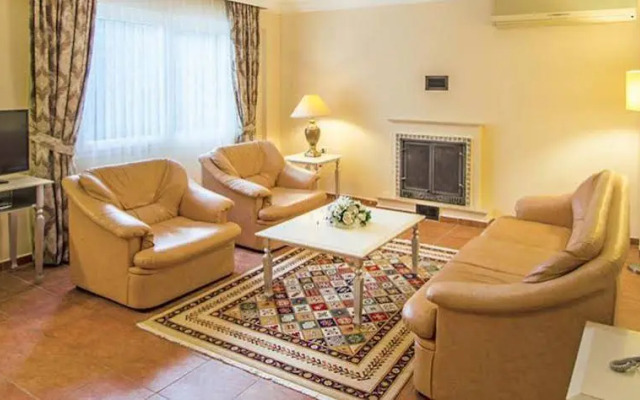 Peninsula Pineclub Boutique Hotel