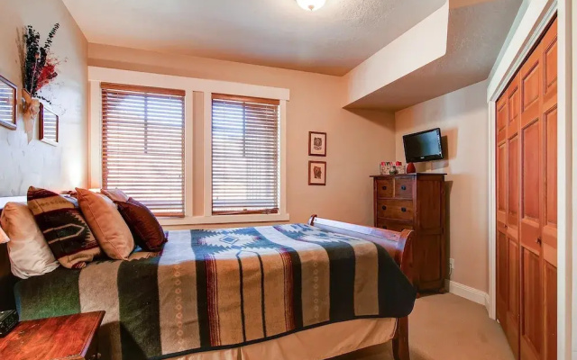 Town Pointe by Park City Lodging