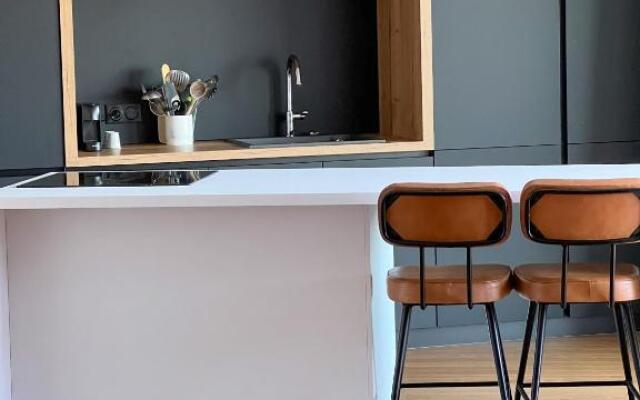 Superbe, face aux bateaux - 2ch + jardin - marina