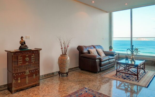 LinkHouse Majestic Beachfront Ipanema 3BDR Y1-008