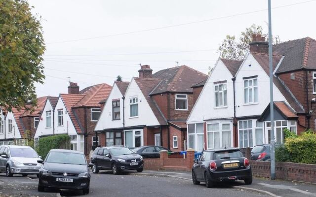 Family Friendly and Spacious House in Fallowfield