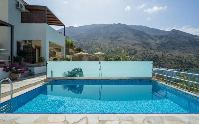 Villa Dafni Panoramic Lake View