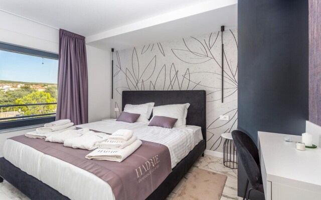 Beautiful Apartment in Malinska With Jacuzzi, Wifi and 3 Bedrooms