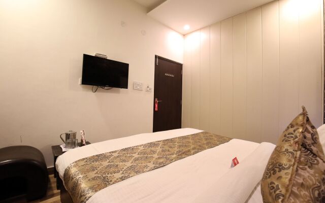 Oyo Rooms 111 Opp. Sangam Cinema