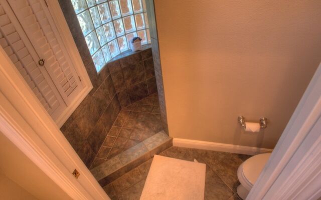 Away To Play Apartment 4