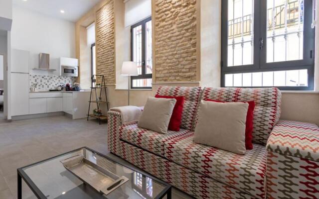 Nine O Clock San Agustin Suites by Valcambre