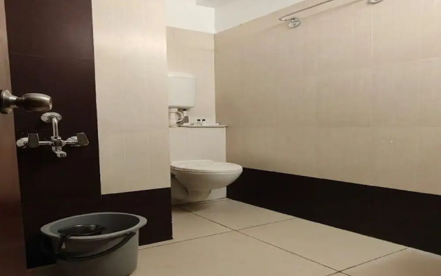 Royal Luxe Business Class Hotel