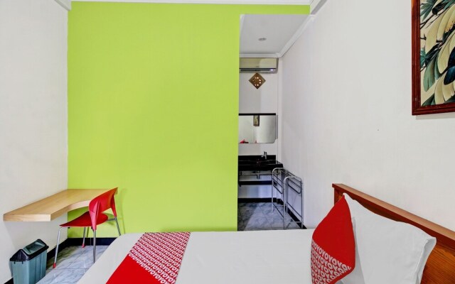 Super OYO 90672 ADHYA GUEST HOUSE LOMBOK