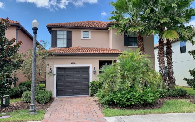 Luxury 5Bd w/ Jacuzzi & Pool Near Disney @ 5528