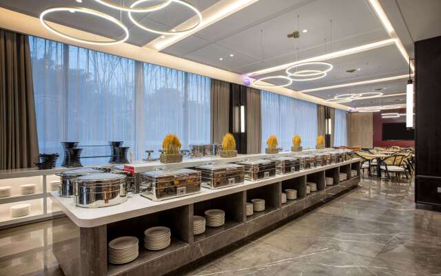 Ramada BY Wyndham Xishuangbanna Jinghong