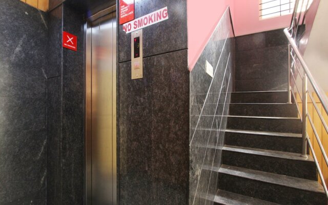 OYO 15926 New Golden Residency