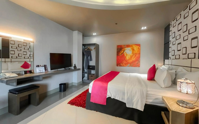 Eloisa Royal Suites