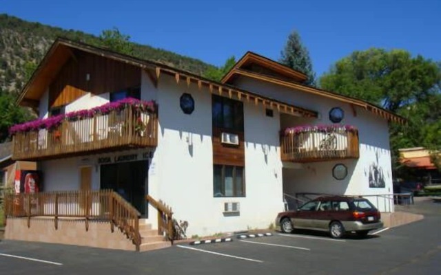 Starlight Lodge