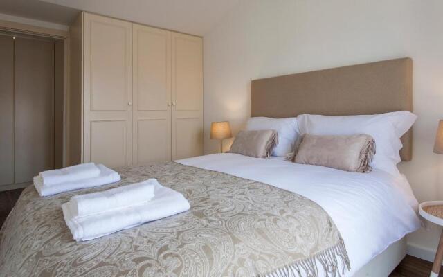 Chiado River View Deluxe Apartment