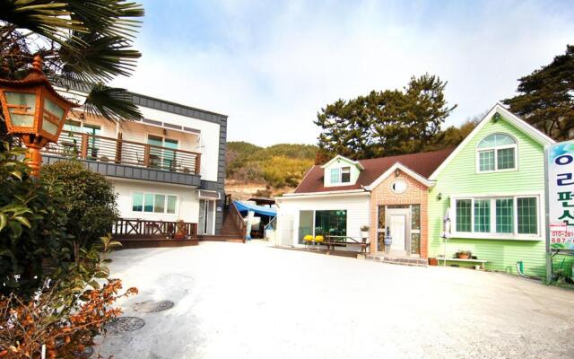 Geojae Chilcheondo Ara Pension