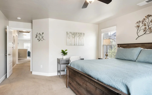Red Cliffs Getaway 3 Bedroom Townhouse