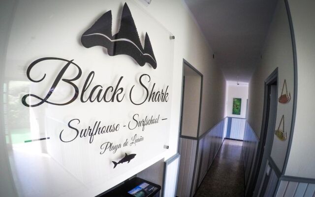 Black Shark Surfhouse