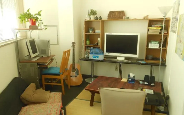 Momotaro International House