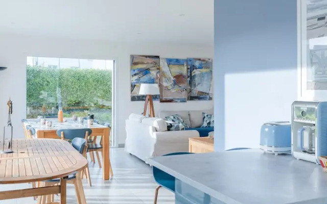 New House With Swimming Pool Near the sea