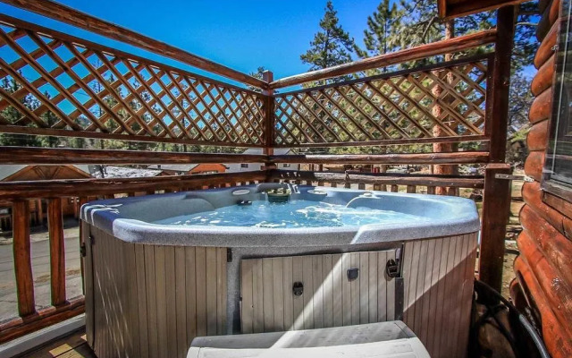 Bear Claw Bungalow #379