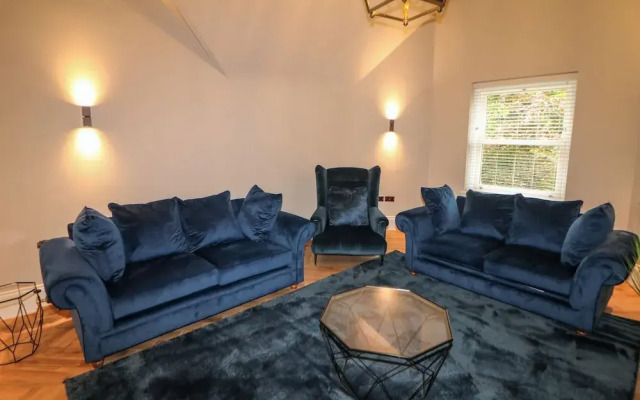 Netherdale Penthouse
