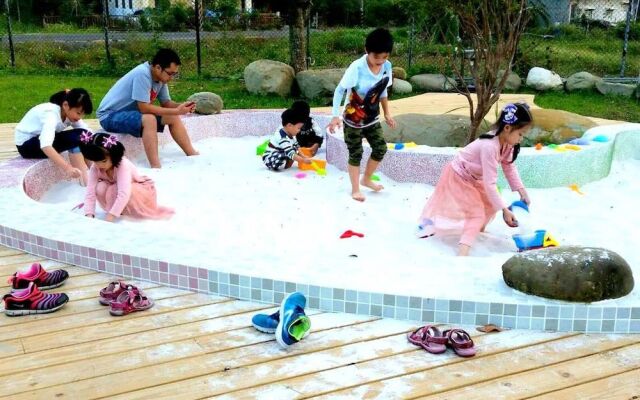 Poetic Castle-Family Theme Villa