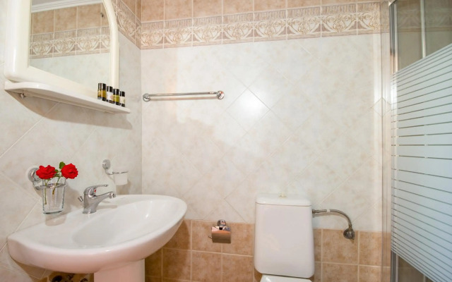 Skandalis Traditional Suites