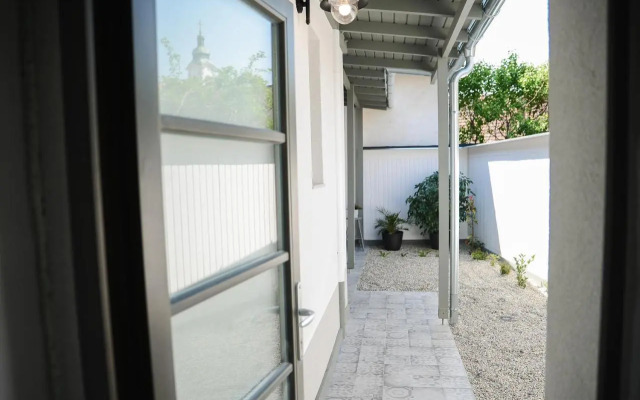 Raba Apartman House