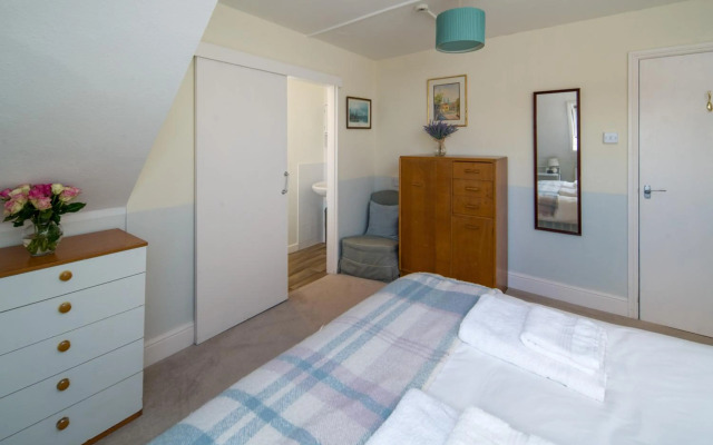 Trent Tops 3-bed penthouse apartment in West Cowes