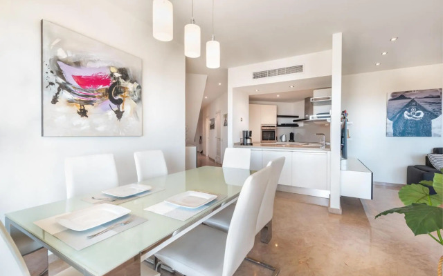 Alzaro 1-3 DELUXE SEA VIEW & JACUZZI 3B