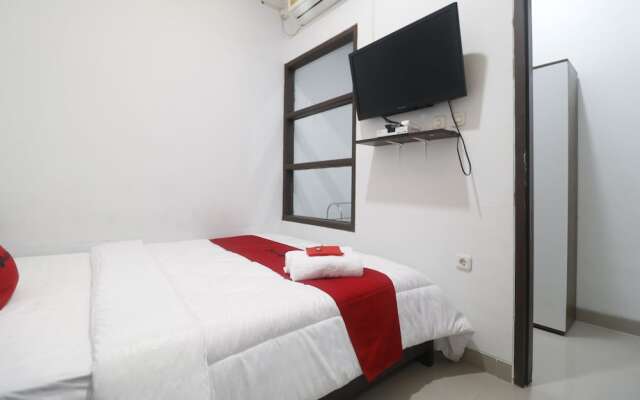 RedDoorz @ Limo Depok