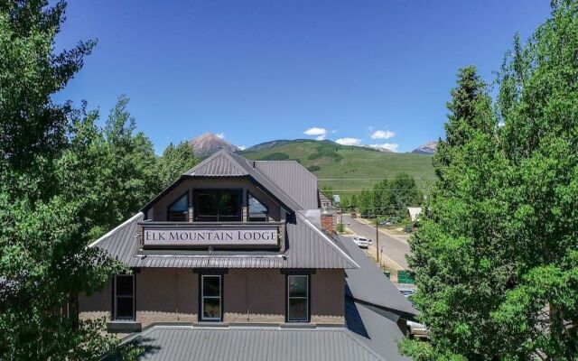 Elk Mountain Lodge