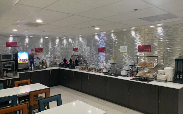 Best Western Plus Commerce Hotel
