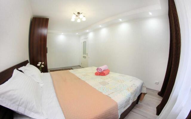 Назарбаева 45 уг Маметовой, ЗОЛОТОЙ КВАДРАТ ЦЕНТР Алматы 2х комн