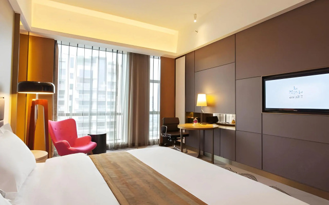 The Summit Hotel