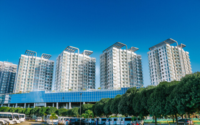 8 Newtown Blvd Apartments